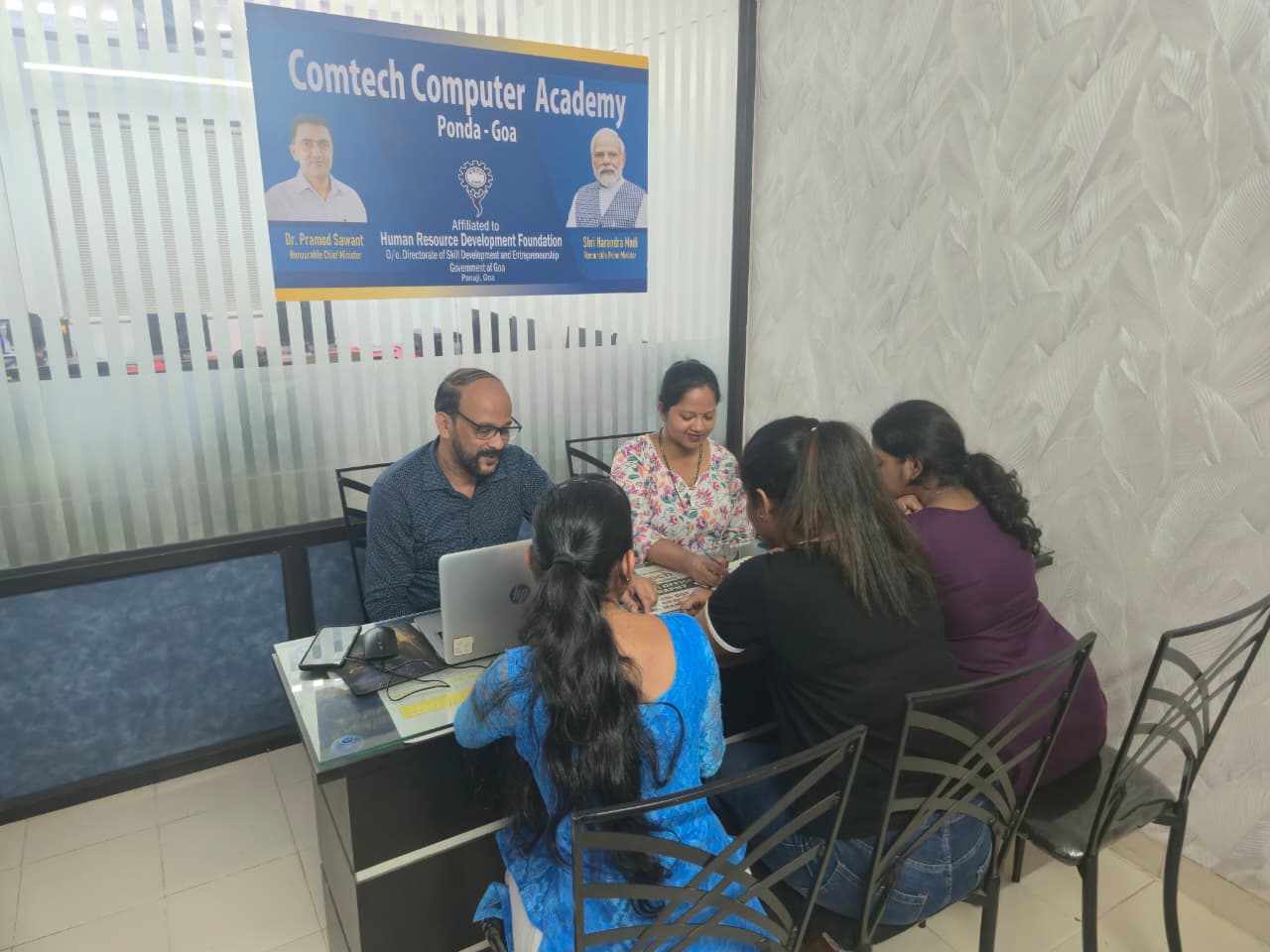 Hands-on faculty guidance at Comtech